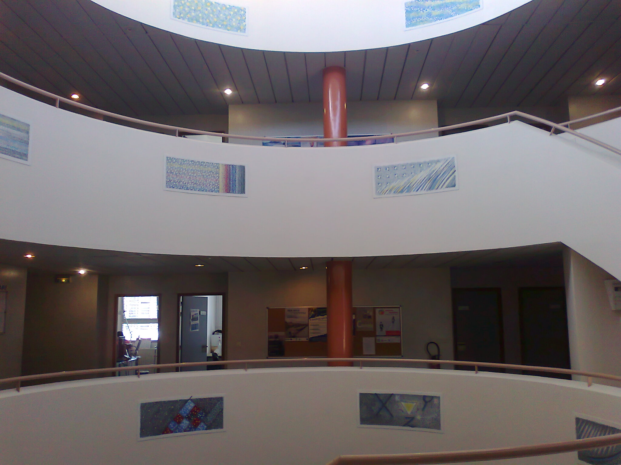 Das Innere des Informatik-Gebäudes LaBRI.